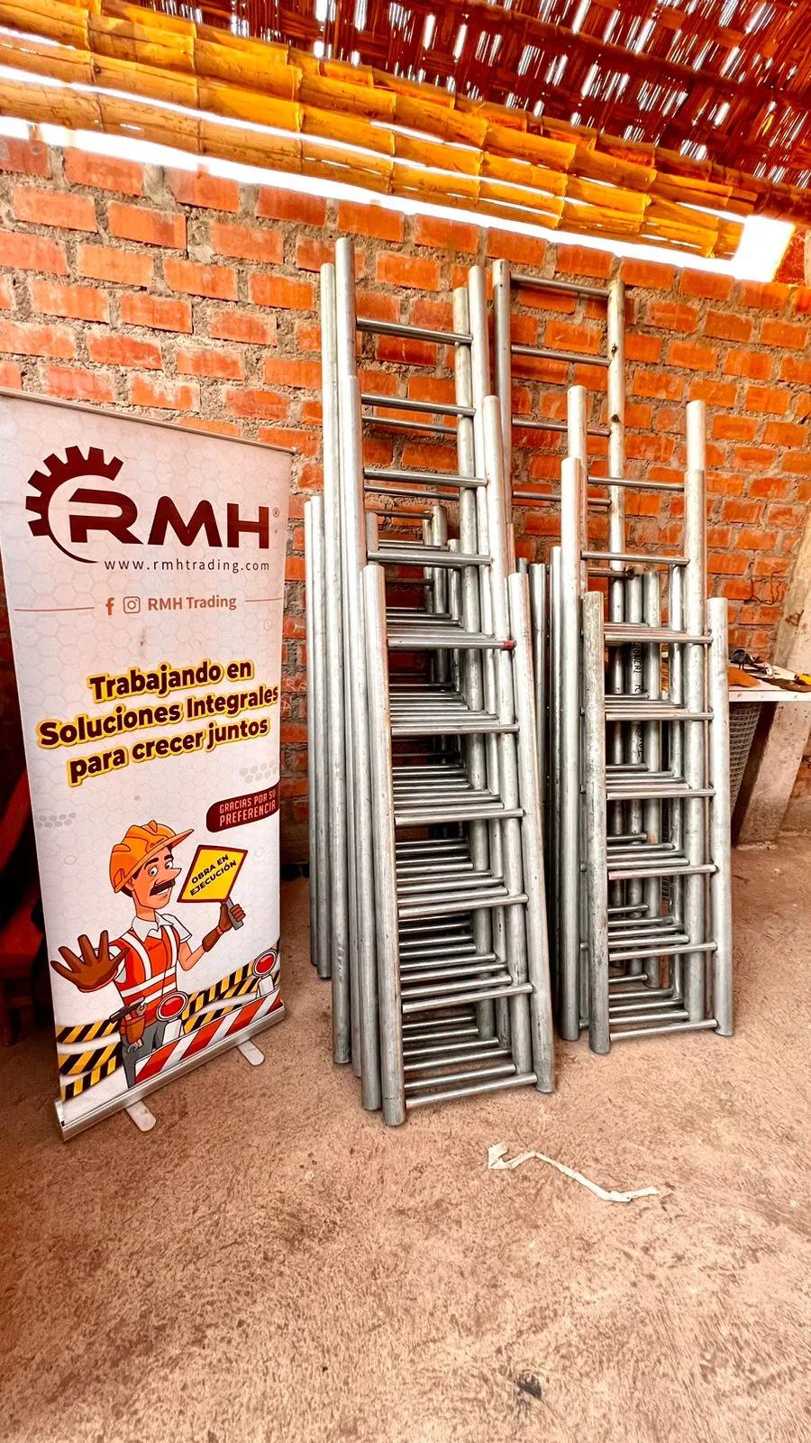 Registro fotográfico de Fabricación e instalación de 67 escaleras