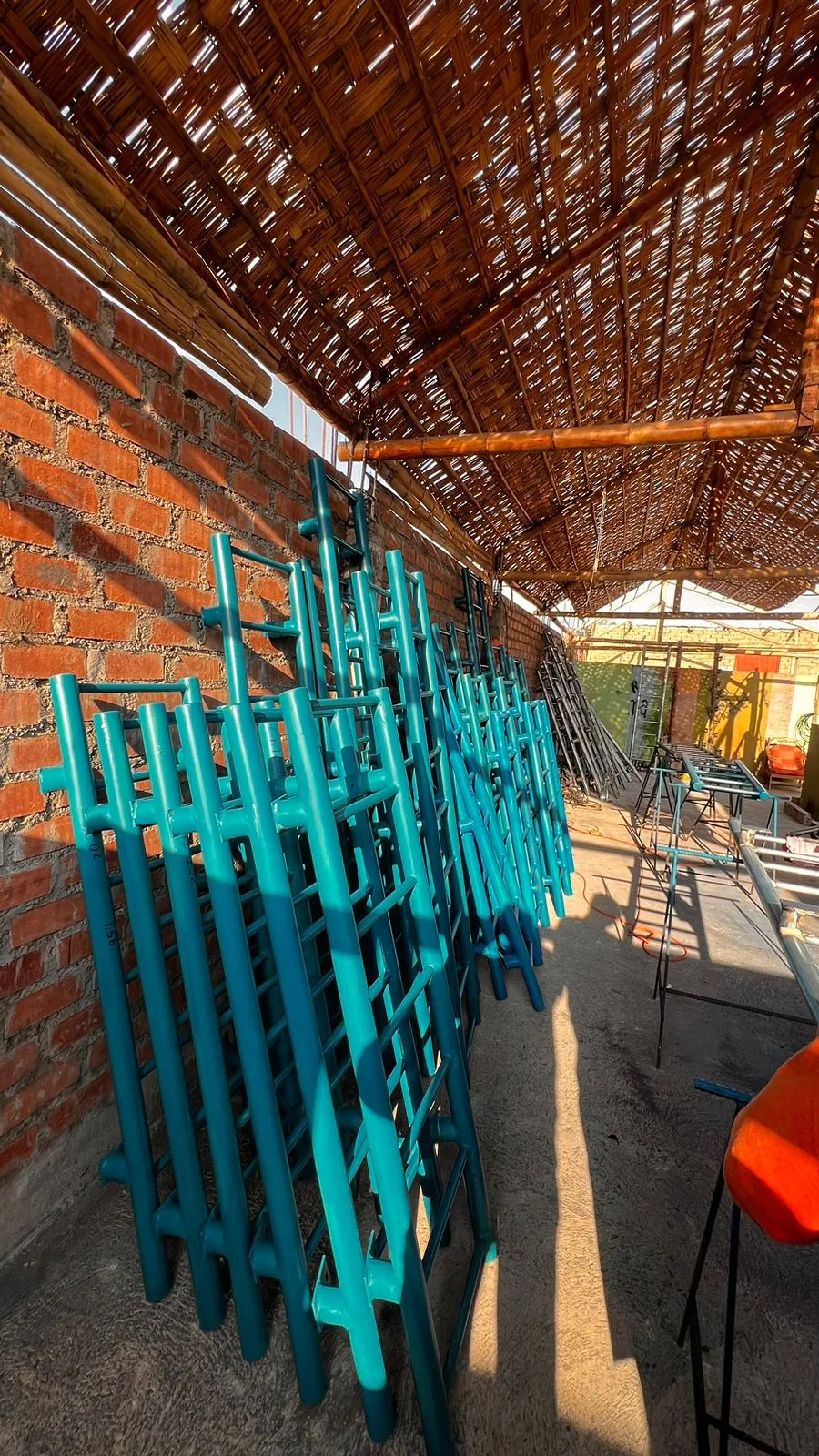 Fabricación e instalación de 67 escaleras · fotografía 7