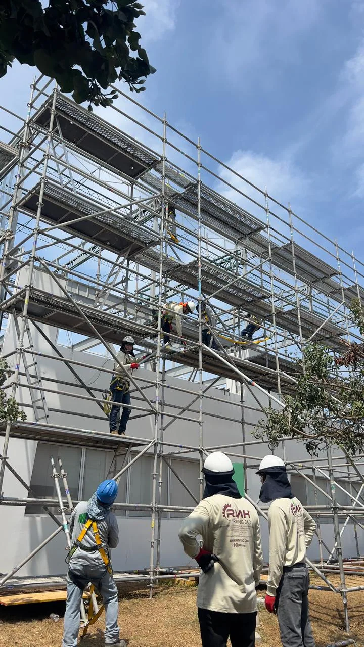 Implementación e instalación de cielo raso · fotografía 1