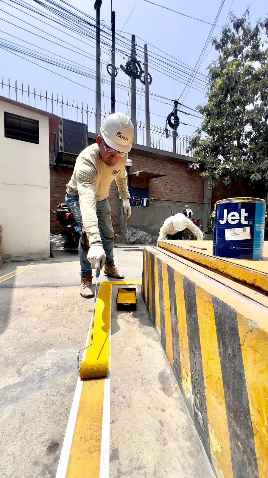 Pintado de señalizaciones de planta · fotografía 4