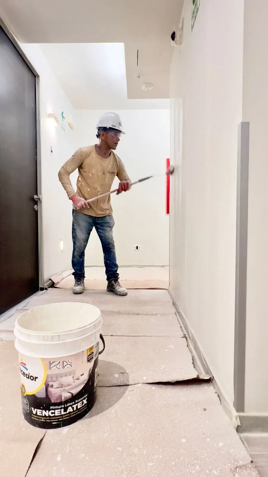 Pintado interno de edificio · fotografía 7