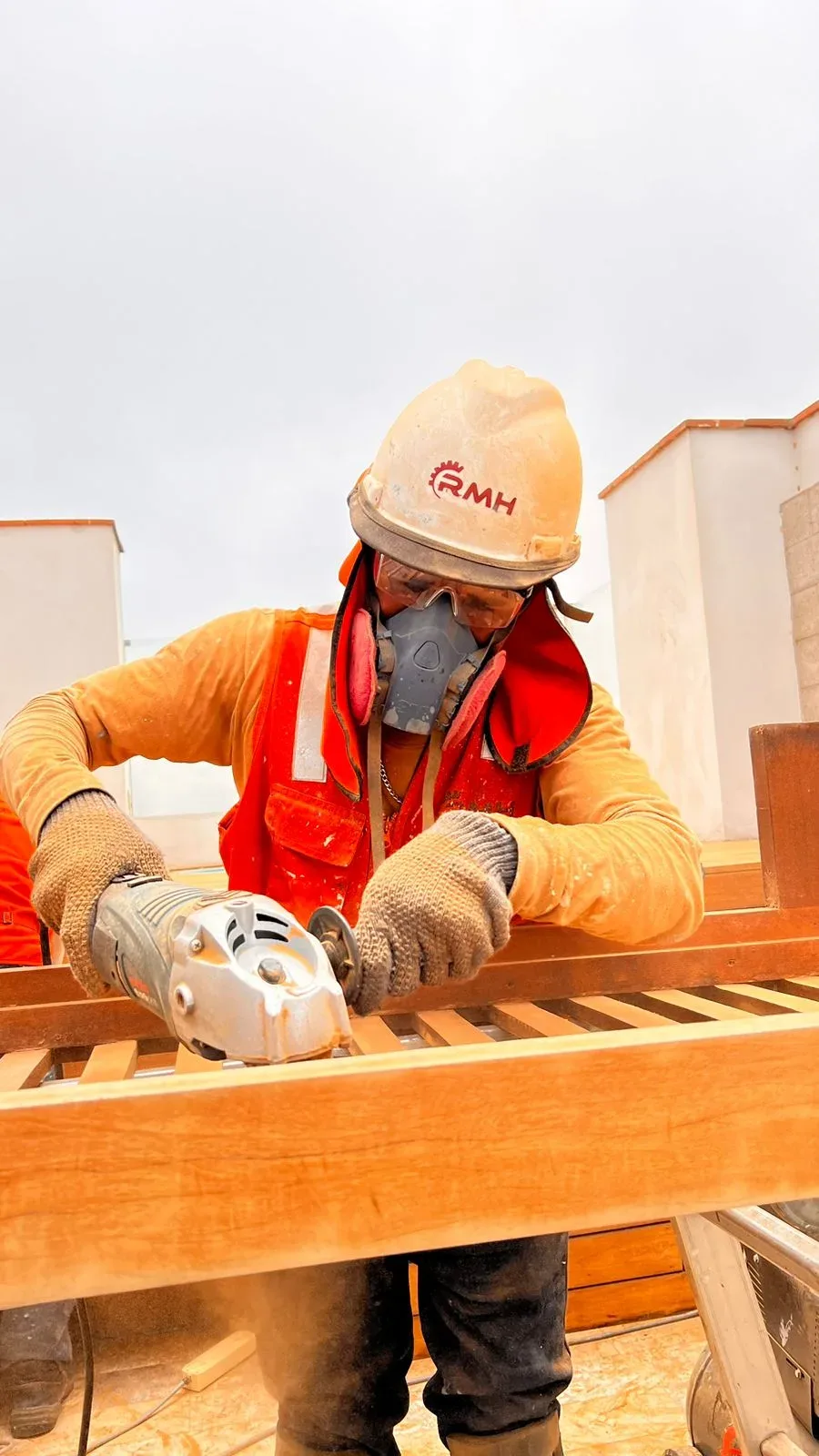 Tratamiento de madera en penthouse de San Isidro · fotografía 11